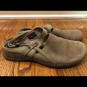 Great vintage look mule